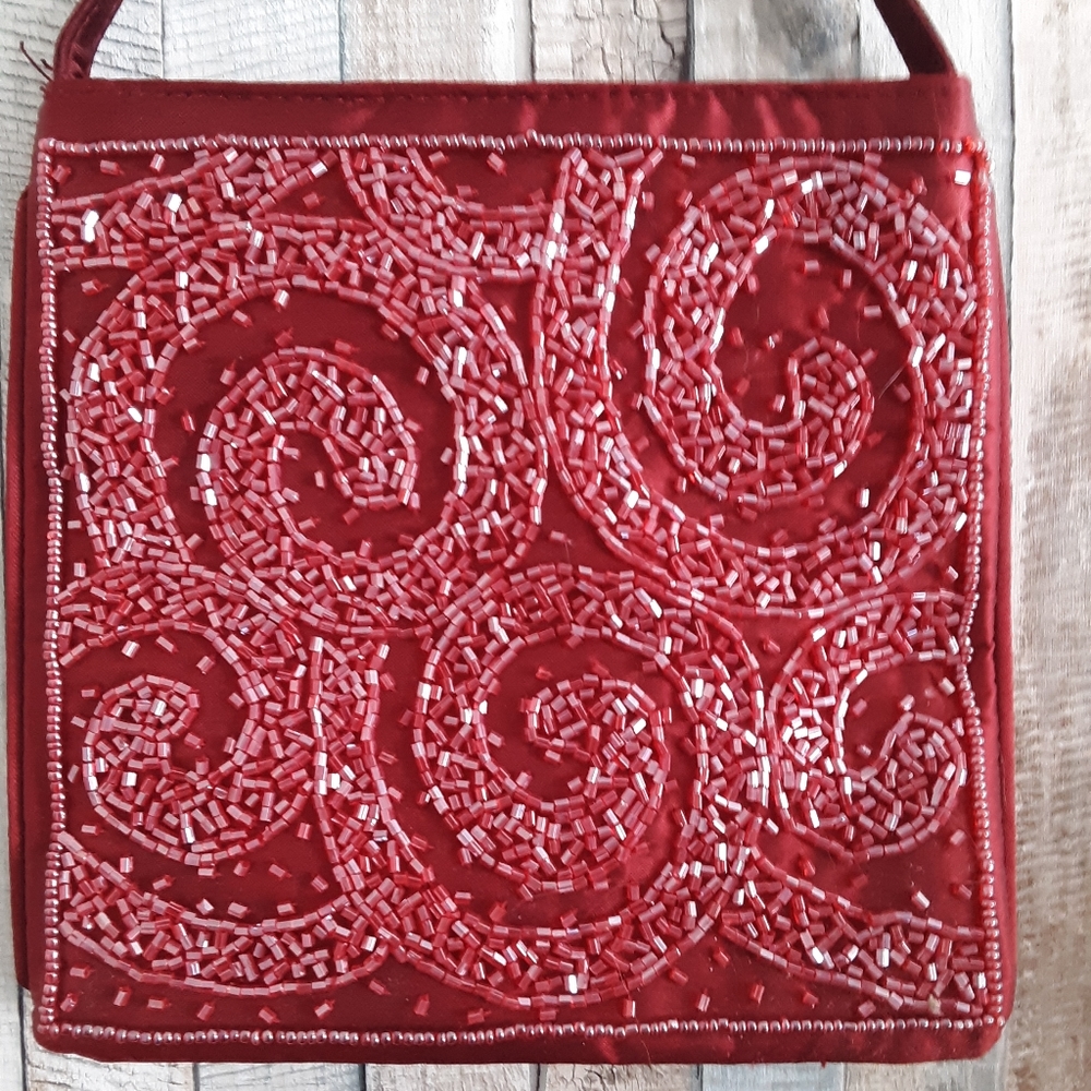 Red clutch - Picture 2 of 3